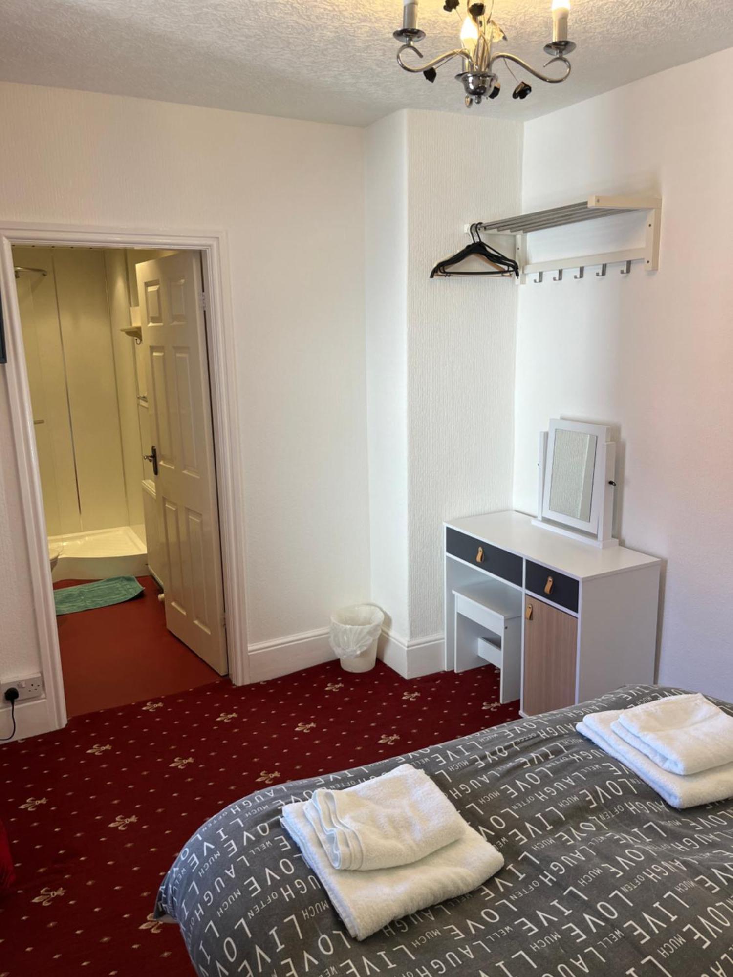 Marston Town Centre Villa Blackpool Luaran gambar